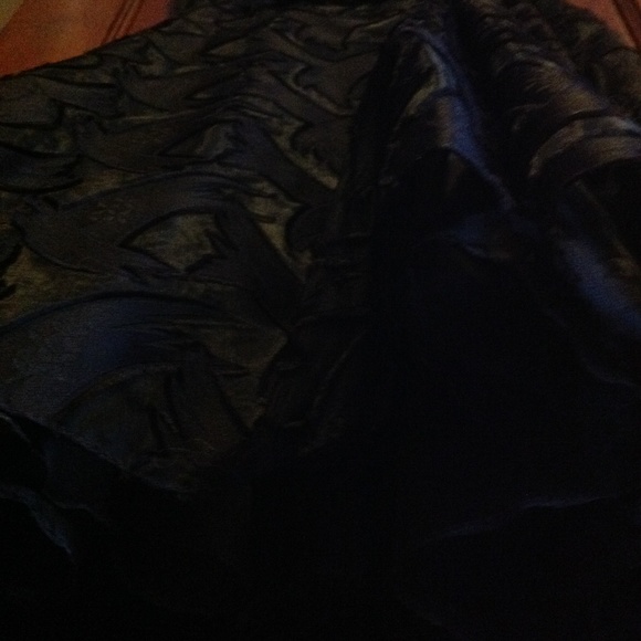 Vintage Hollywood Glamour Midi Gown - Picture 3 of 10